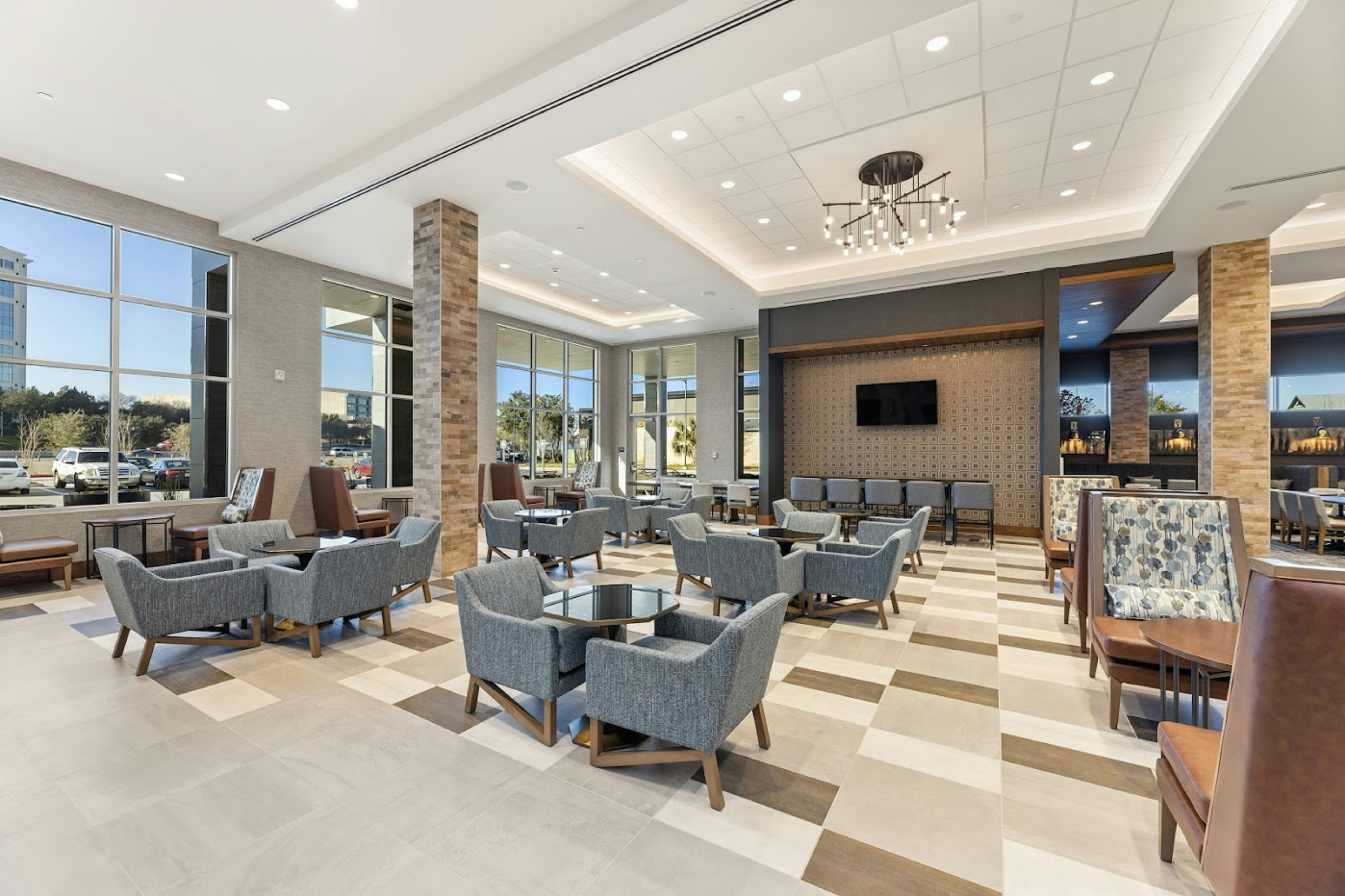 Embassy Suites by Hilton Irving Las Colinas 32/34