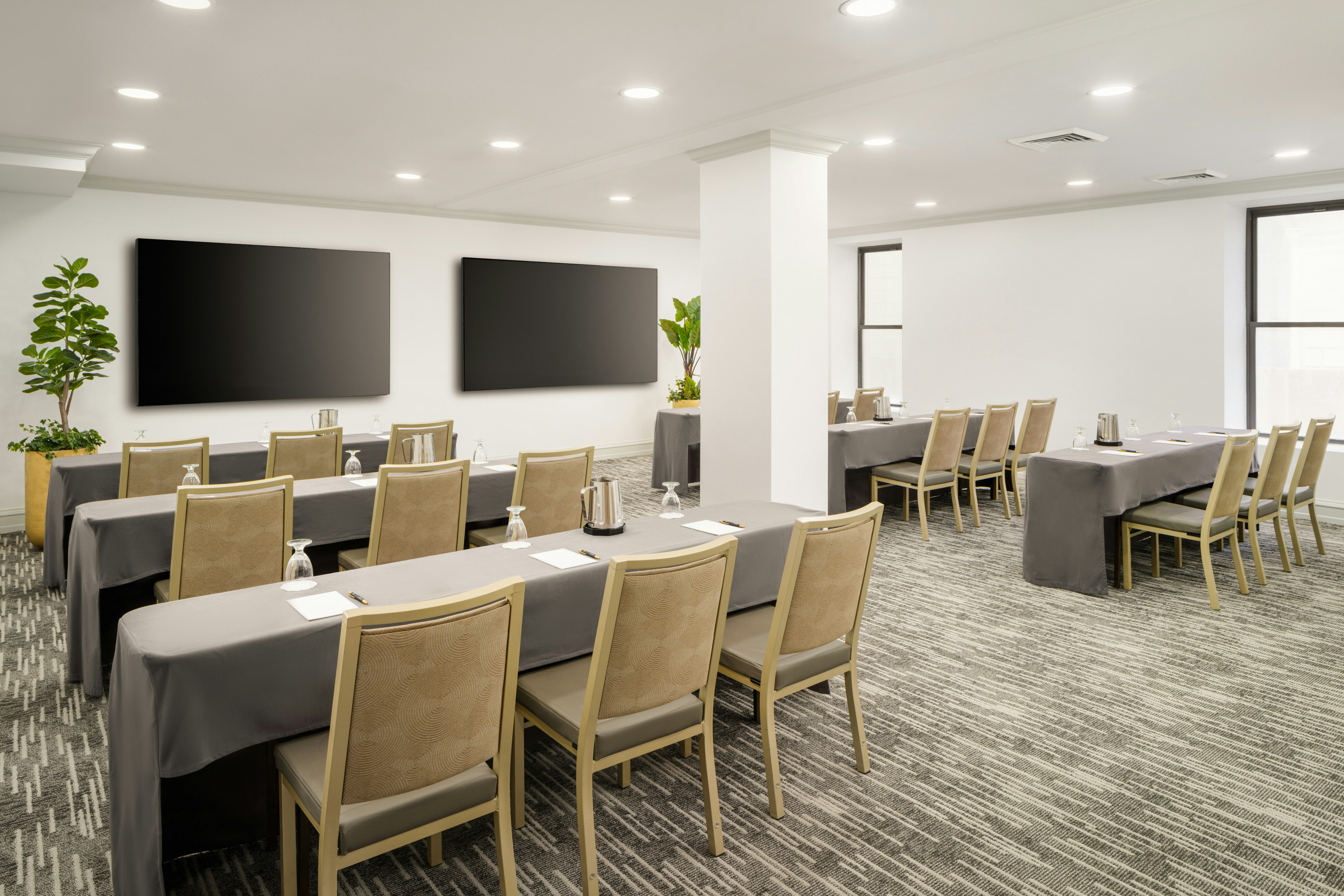 The Martinique New York On Broadway Curio Collection By Hilton 46/50