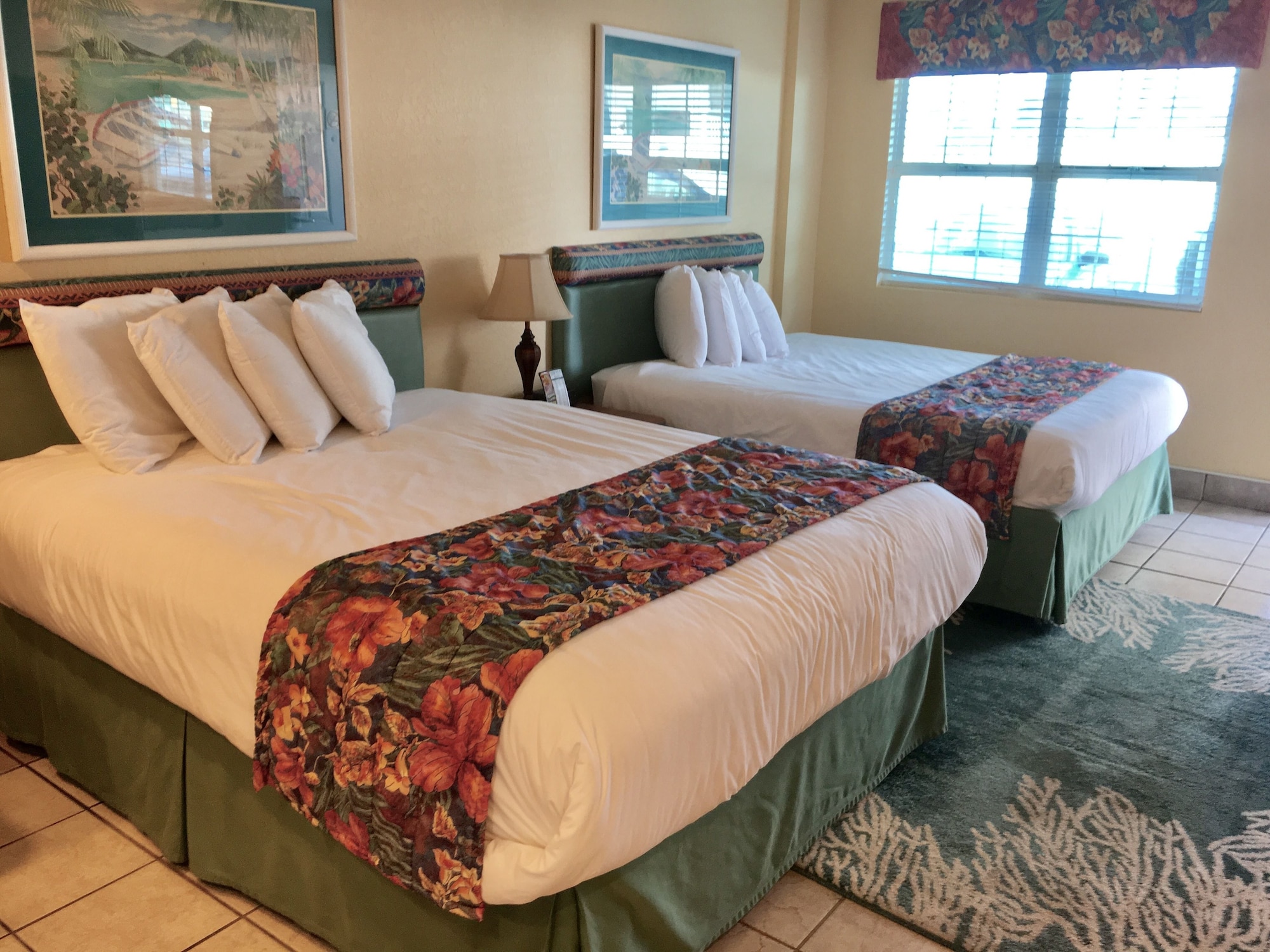 ROOM, DOUBLE BED