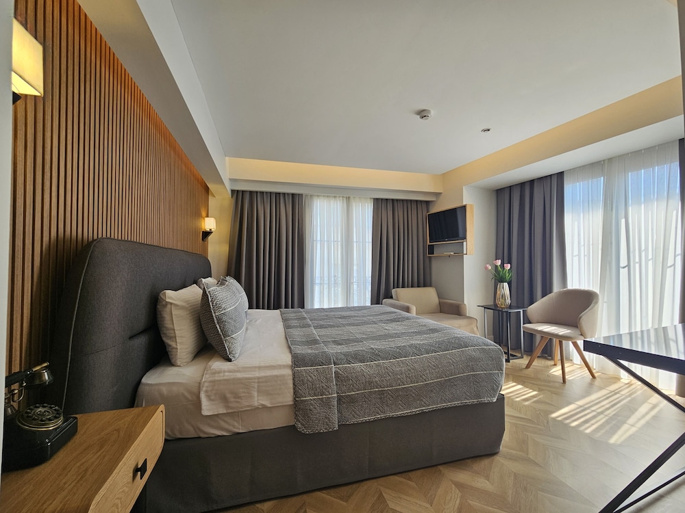 ANTHEMIS HOTEL 31/71