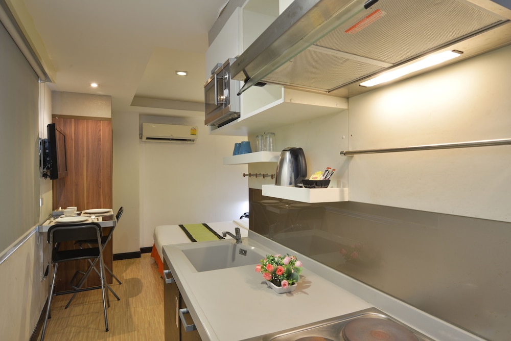 Arawana Express Phrom Phong (ex. Icheck Inn Regency Sukhumvit) 52/52