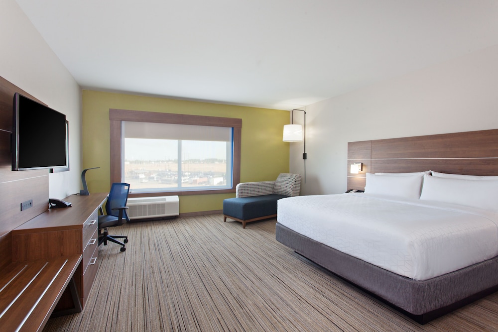 Standard, King Bed, Extra Floor Space