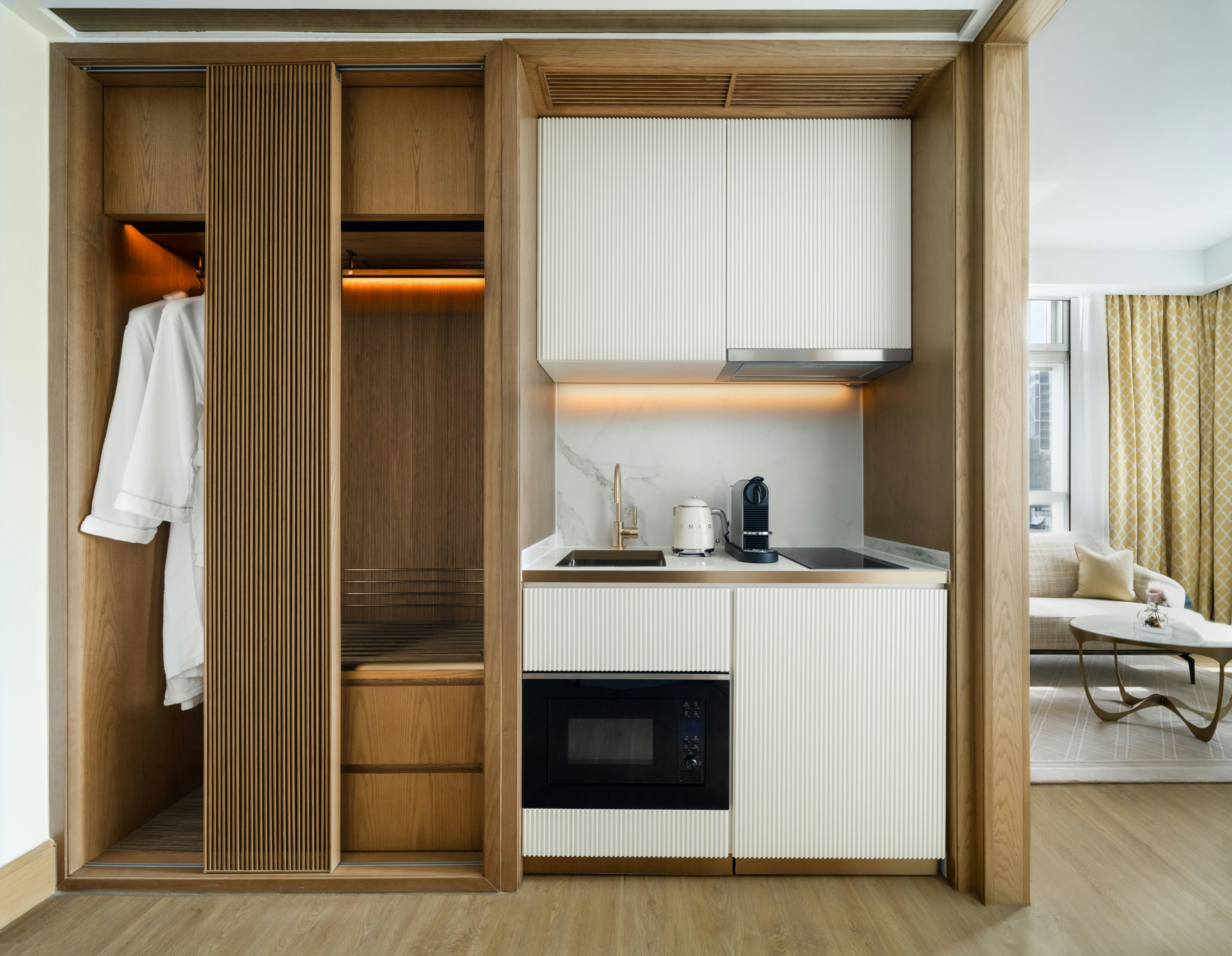 RESIDENCE, STUDIO, TWIN BEDS