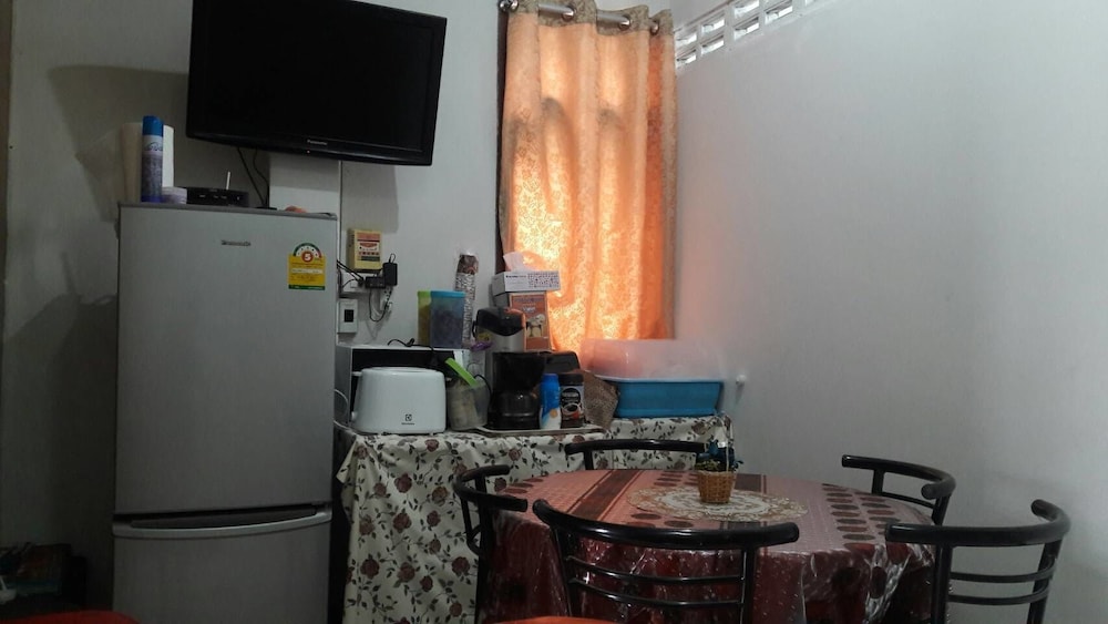 Danee Hostel 50/55
