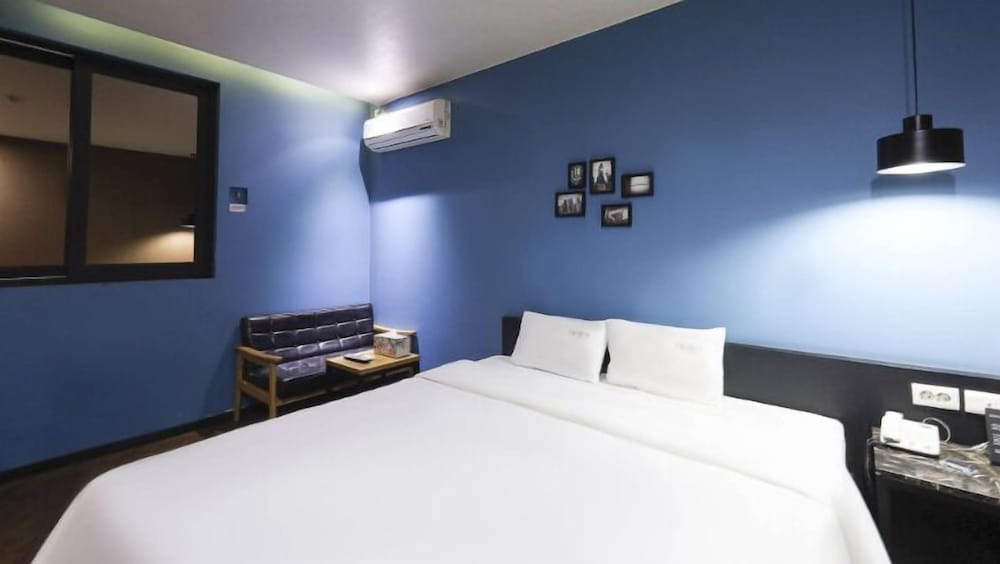 2 Heaven Hotel 15/69