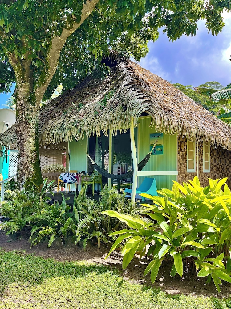 Linareva Moorea Beach Resort 36/50
