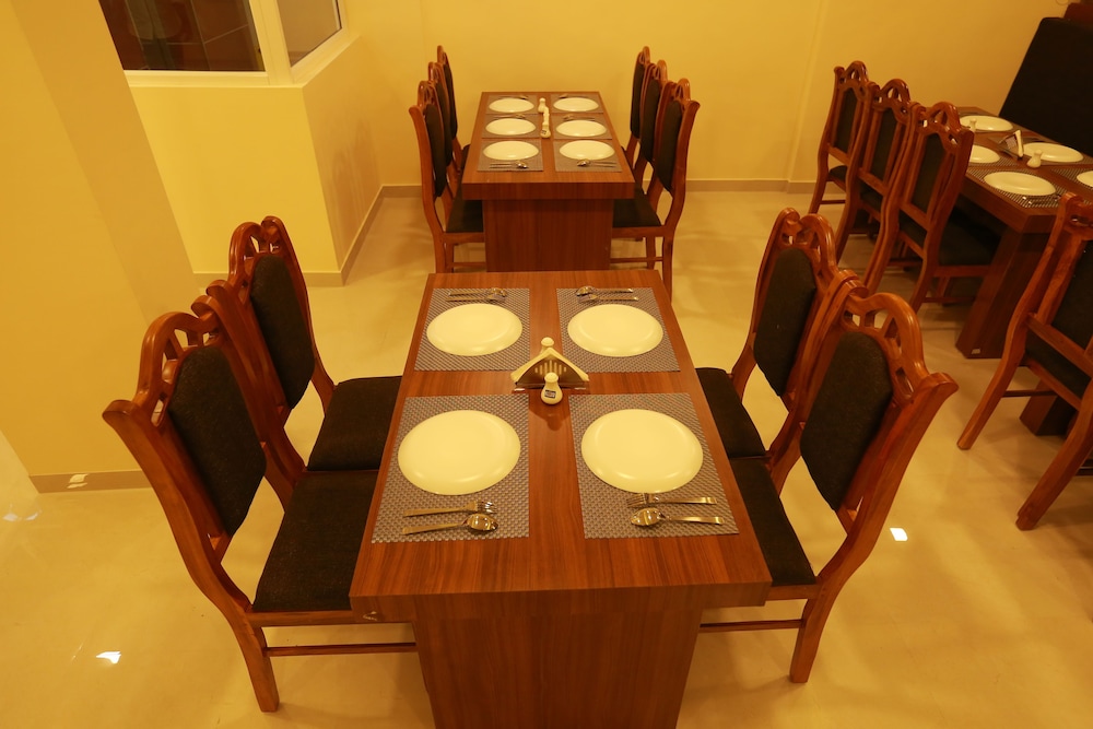 The Crescent Suites 24/33