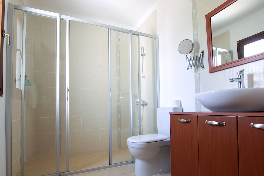Marphe Hotel Suite and Villas 50/51