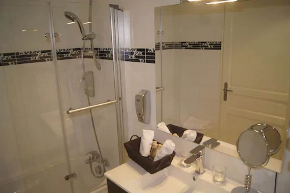 Regina Montmartre Hotel 33/34
