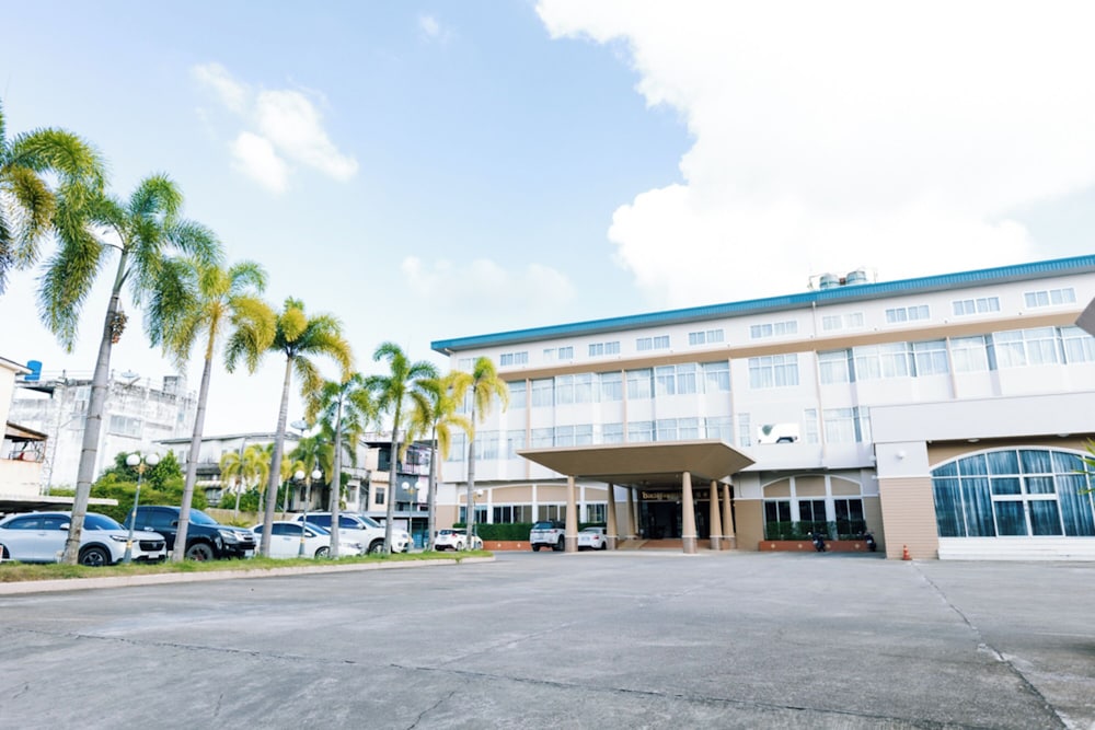 Chumphon Gardens Hotel 62/64