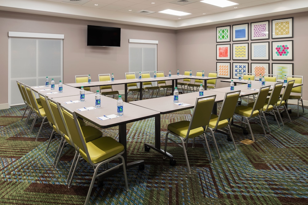 HOLIDAY INN EXPRESS TROY 45/48