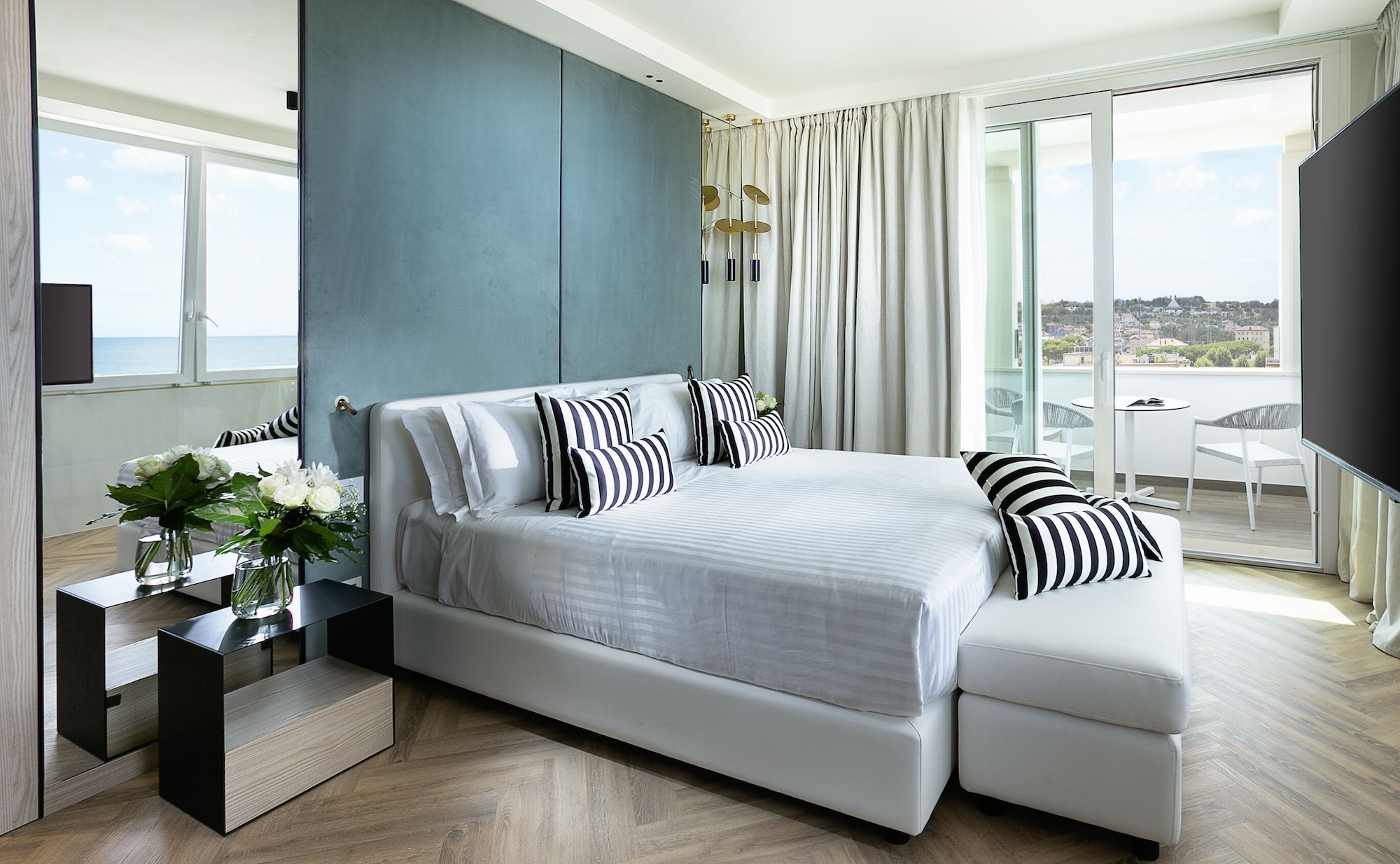 TRAMONTO, LUXURY, SUITE