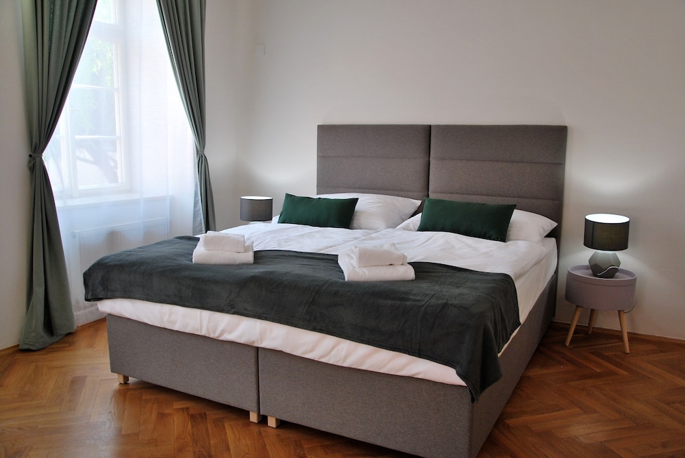 White Swan Boutique Apartments 26/58