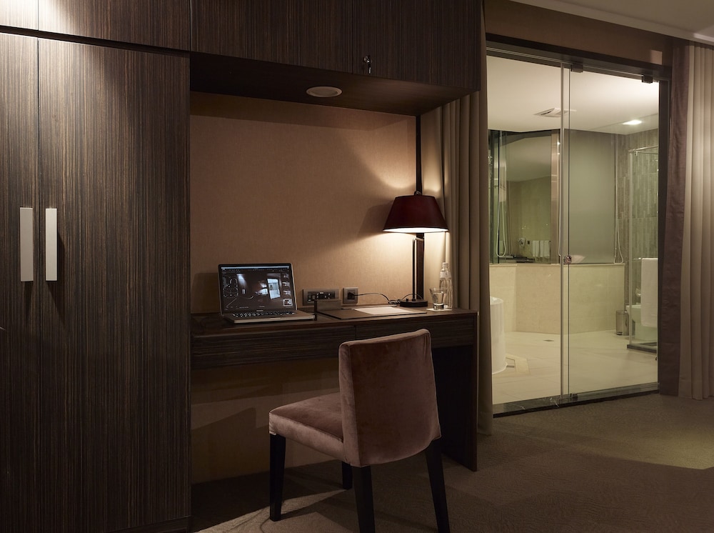 The Loft Hotel 67/75