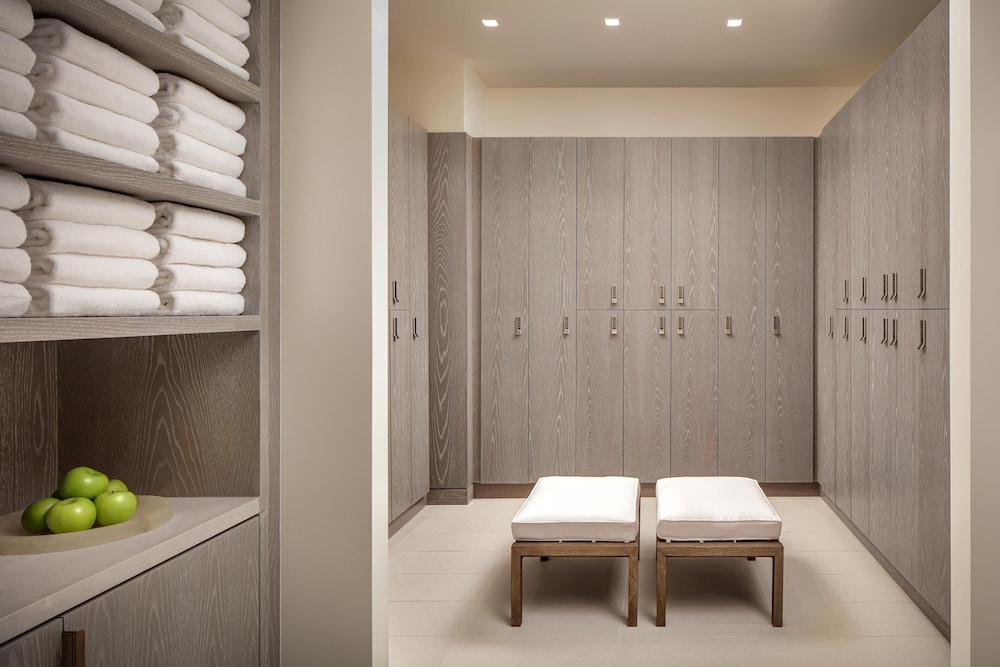 The St Regis Toronto 32/66