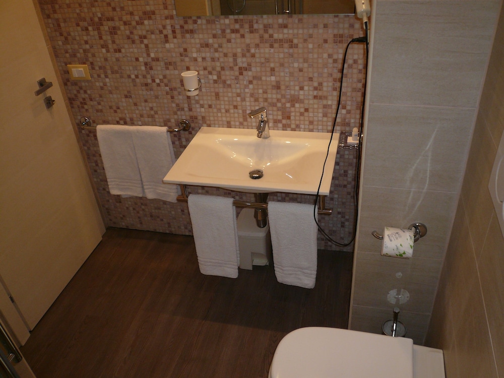 Hotel Europa Parking 61/64