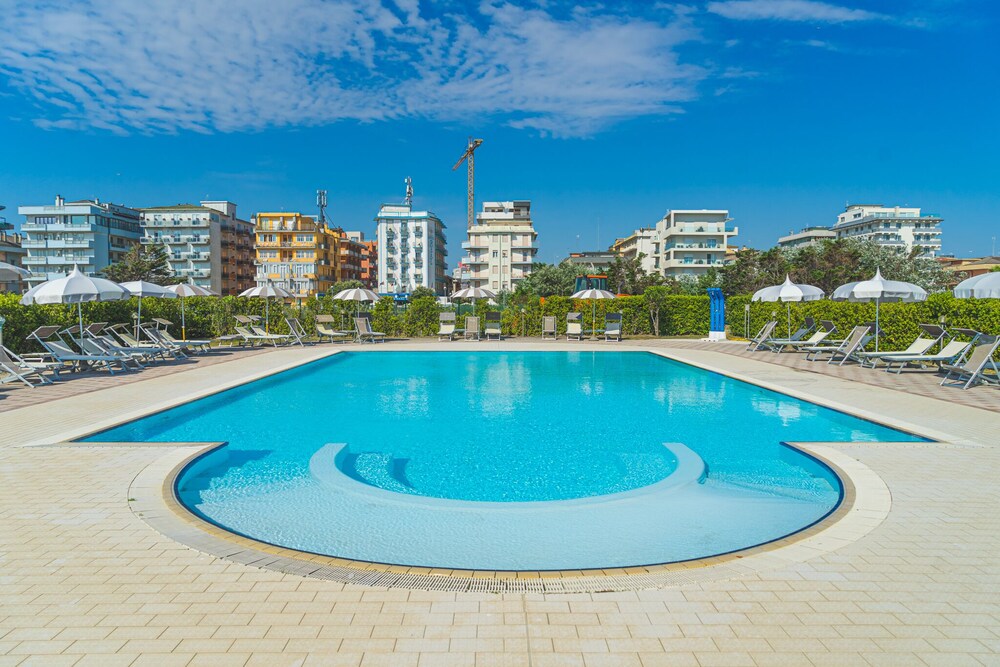 Hotel Sole 65/66