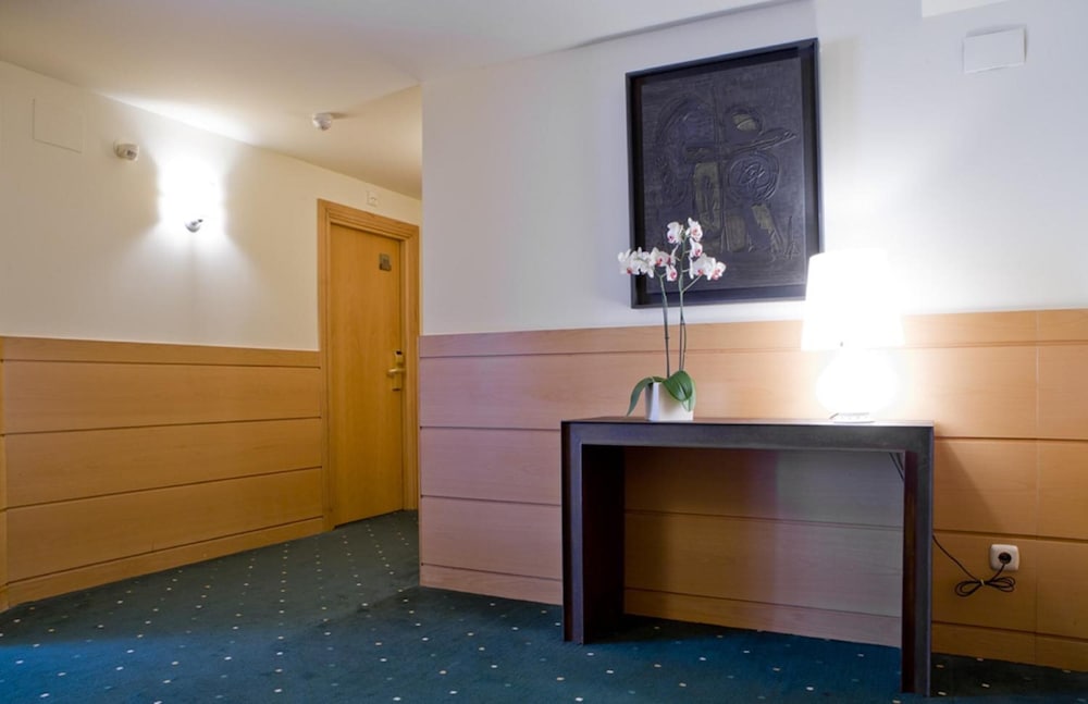 Hotel Zaragoza Plaza 5/50