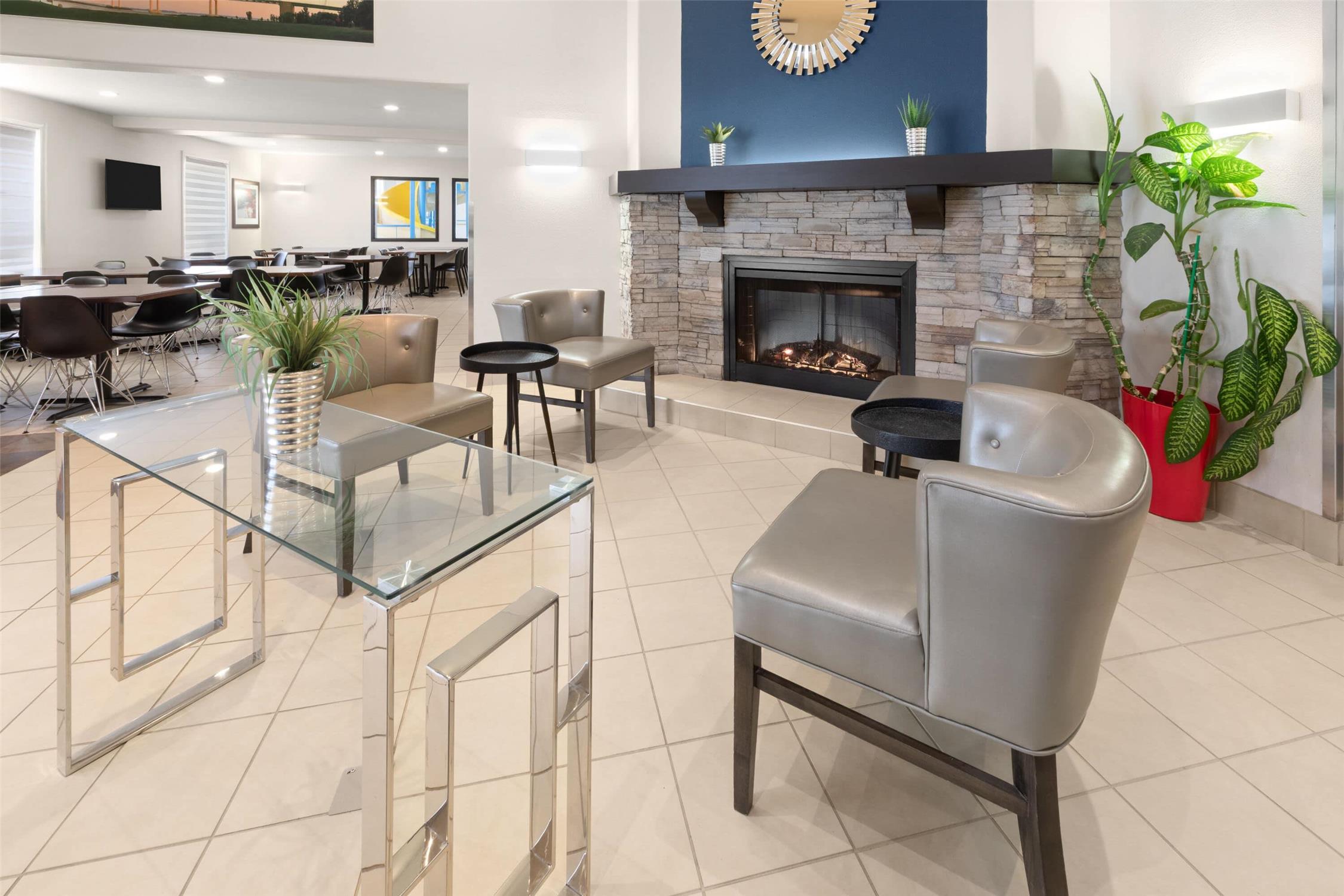Super 8 by Wyndham Trois-Rivieres 55/72
