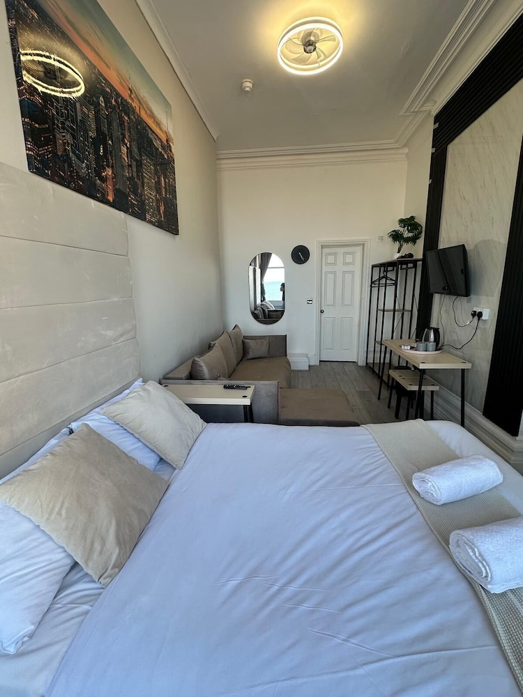 Standard, Quadruple, Double Bed, Sea View, Sofa