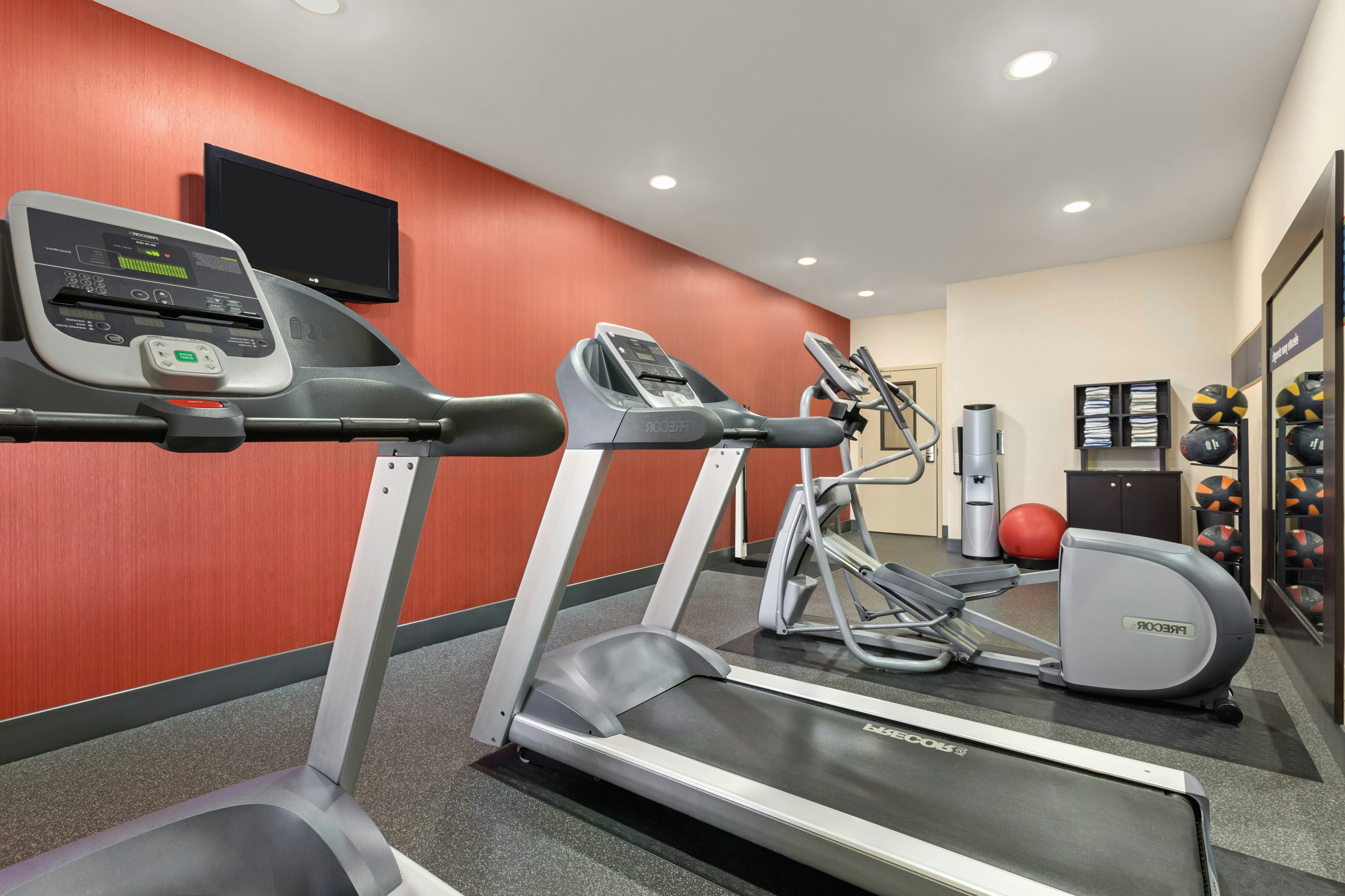 Hampton Inn Wichita-East 28/39