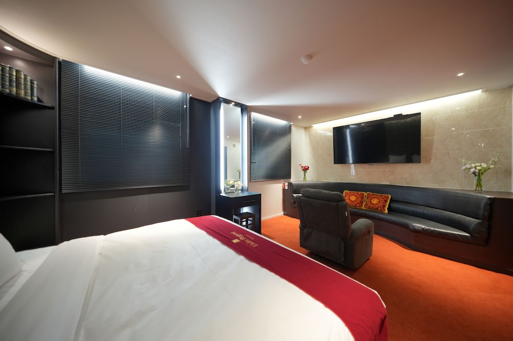 Regent, Suite, Queen Bed, Main Wing