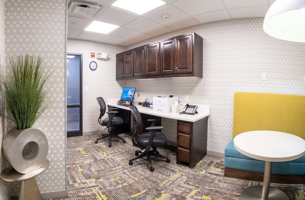Hampton Inn And Suites Dallas Lewisville Vista Ridge Mall 63/71