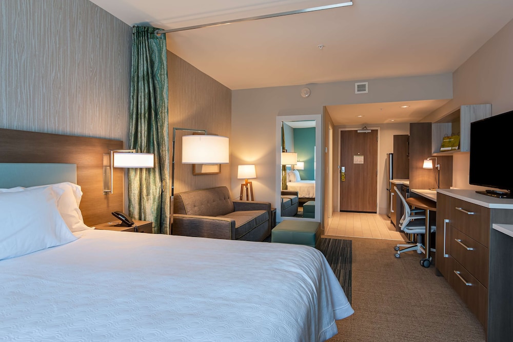 PREMIUM, STUDIO, SUITE, KING BED