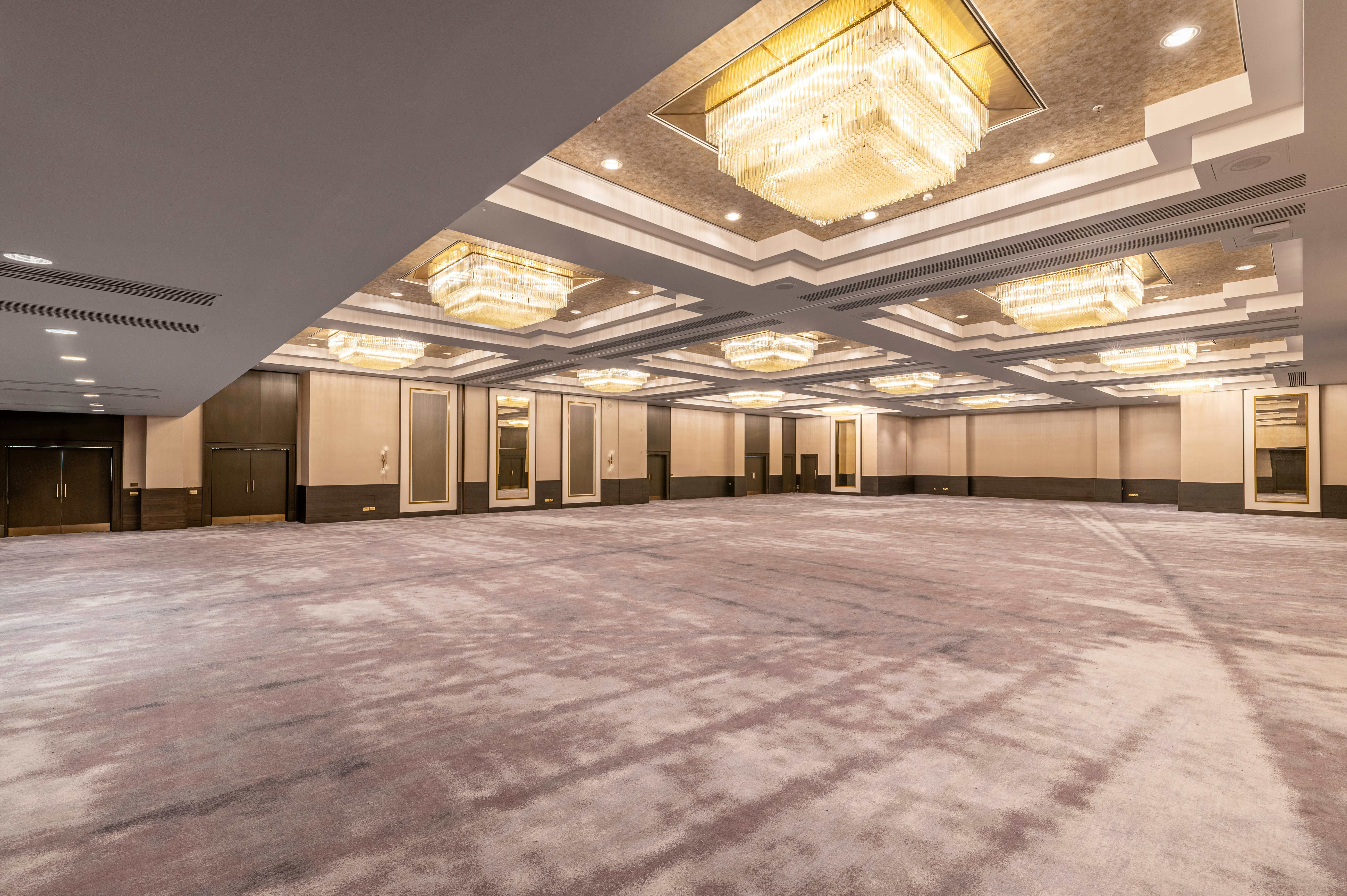 Hilton London Metropole 27/28