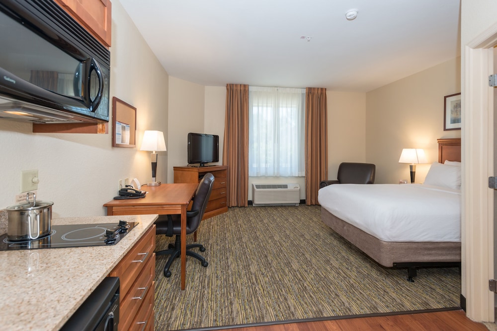 Candlewood Suites Mobile-Downtown 13/41