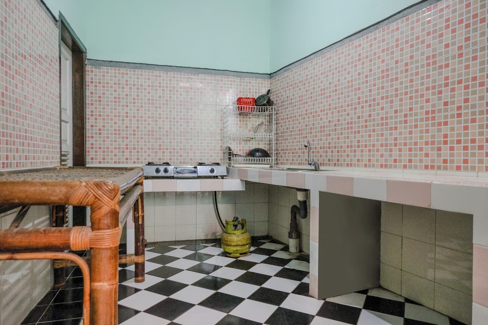 SPOT ON 2046 Villa Hardi 6/26