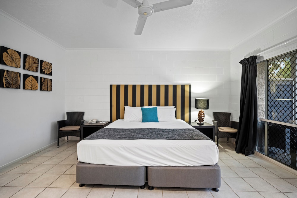 Colonial Palms Motor Inn 24/67