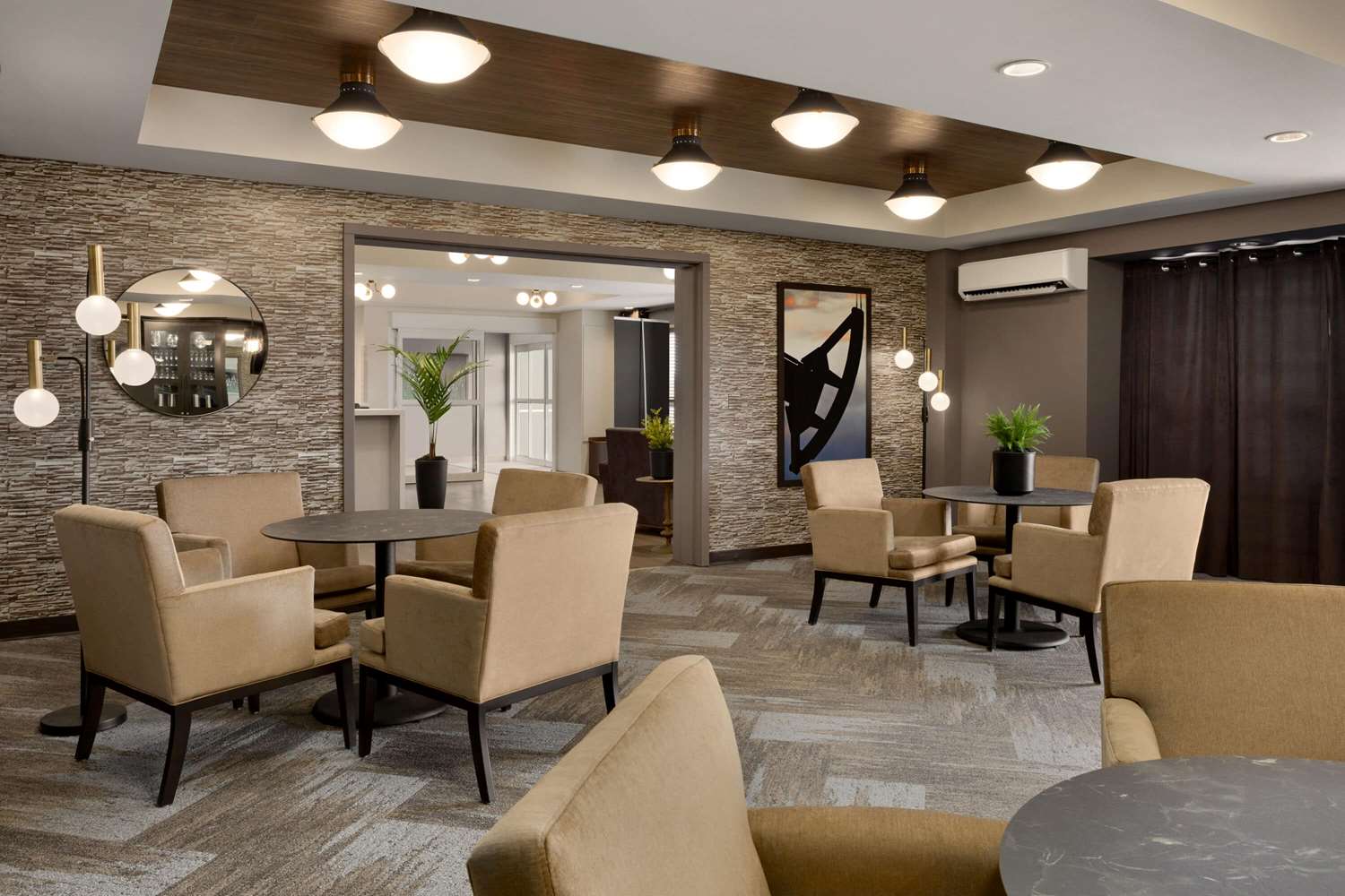 Microtel Inn And Suites By Wyndham Lloydminster 17/25