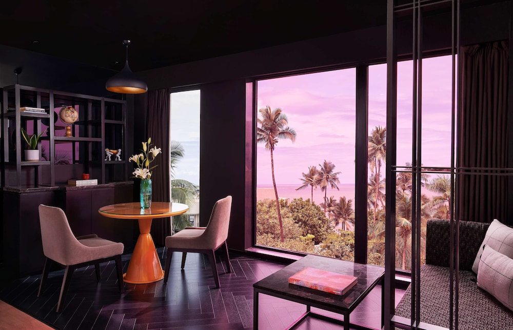 Hyatt Centric Juhu Mumbai 24/47