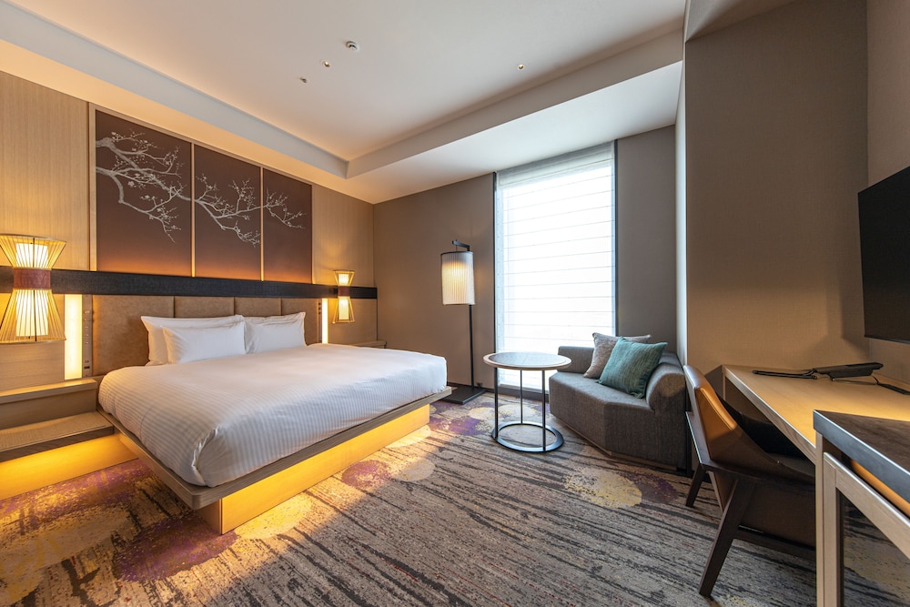 King Bed, Queen Bed, Top Floor