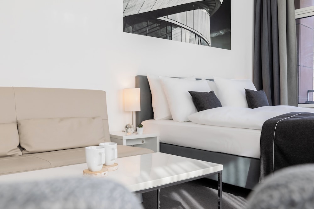 غرفة بريميوم بسريرين منفصلين مع أريكة، Garner Hotel Berlin - Gendarmenmarkt by IHG 3/4