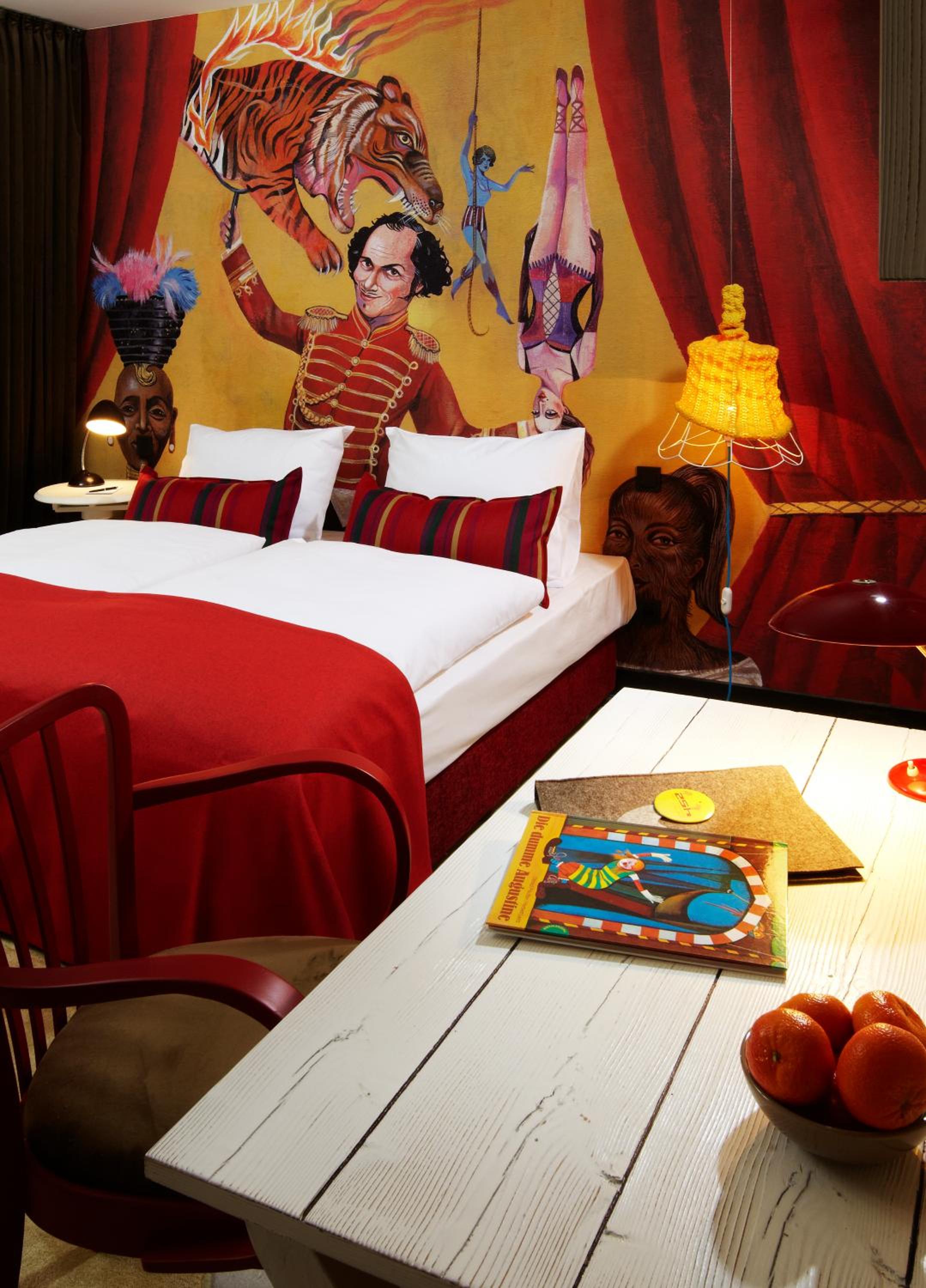 Medium Plus, Queen Bed