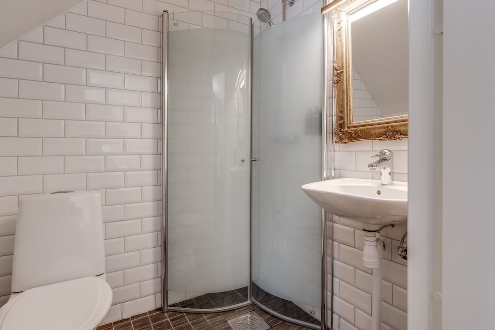 Cameo Boutique Hotell 43/48