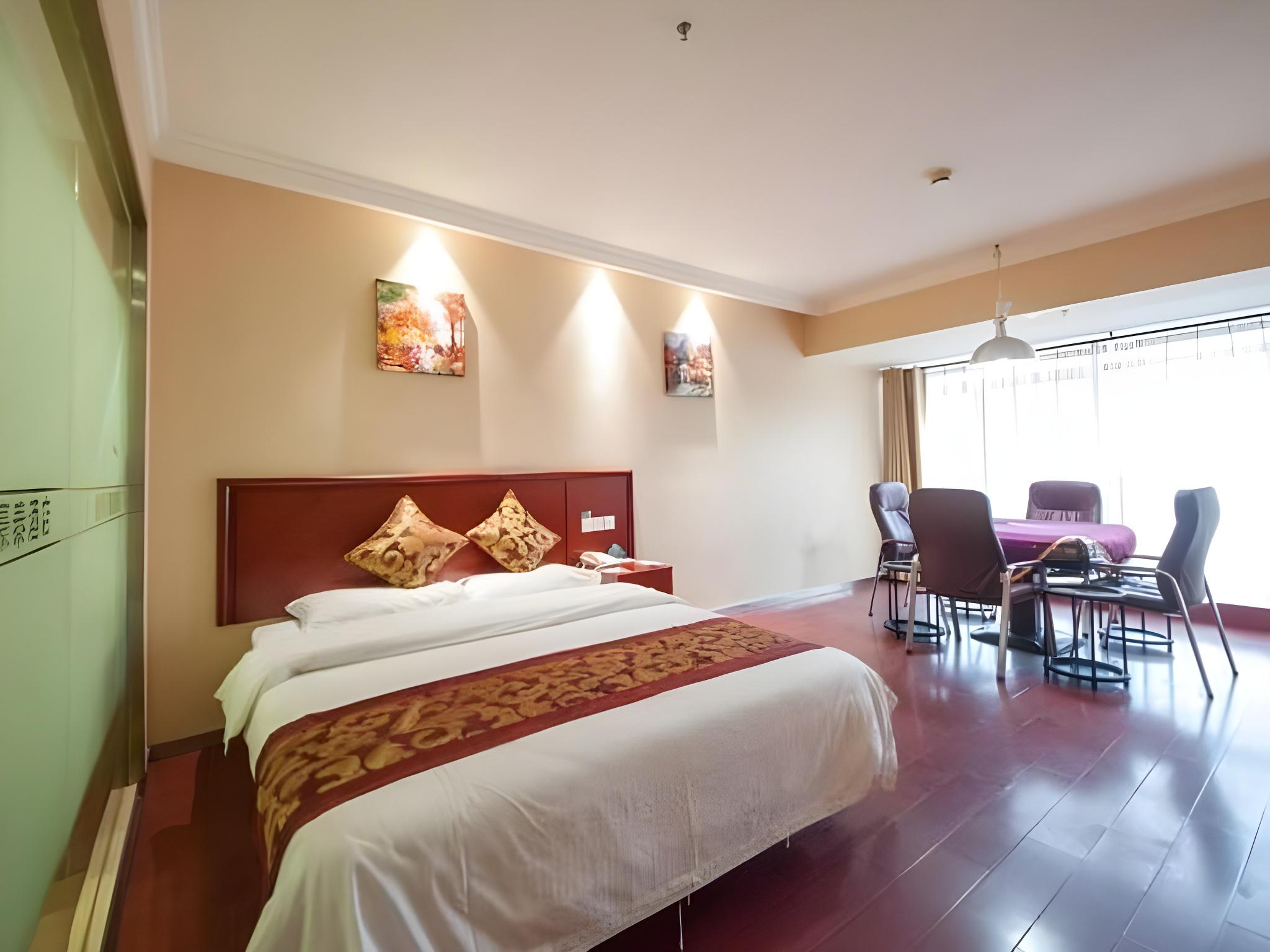 BUSINESS, QUEEN BED