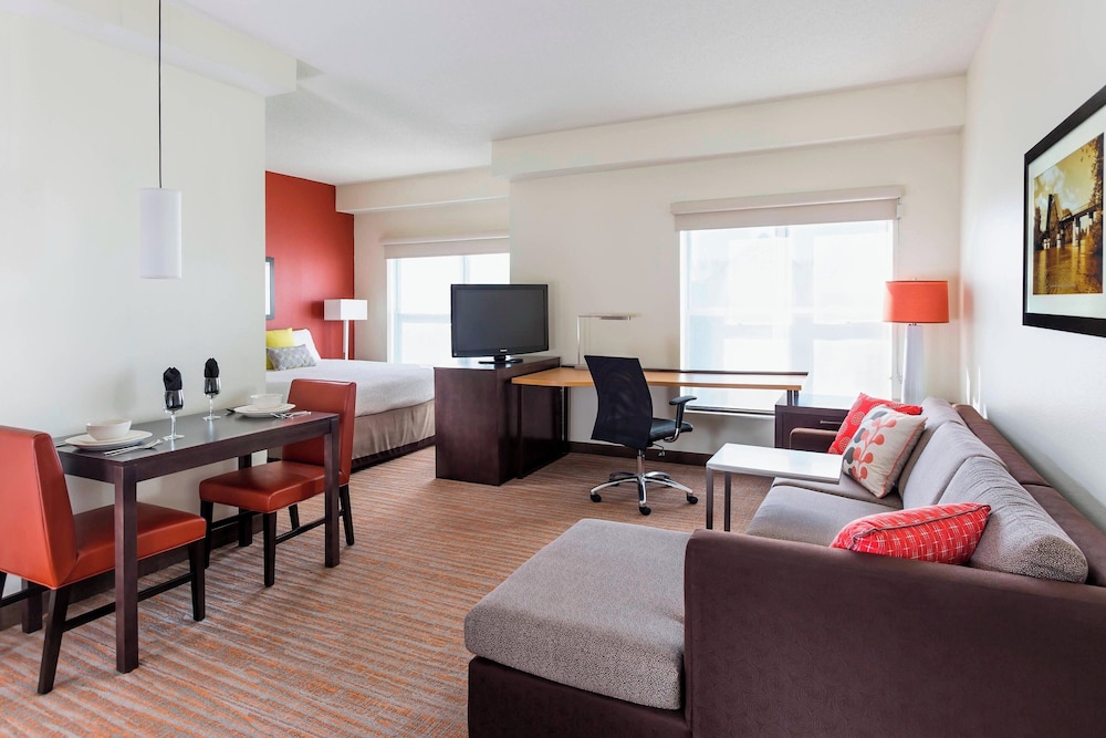 Residence Inn By Marriott Bloomington By Mall of America 26/48
