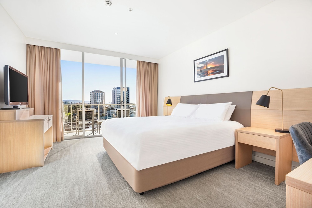 FAMILY SUITE, KING BED, SOFA, BALCONY