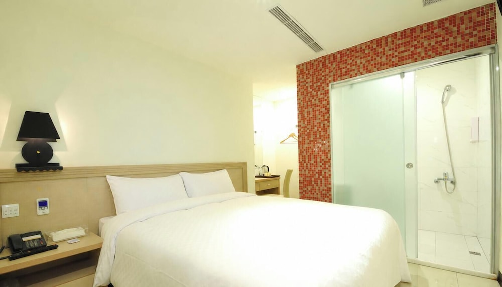 Bravo Hotel 19/43