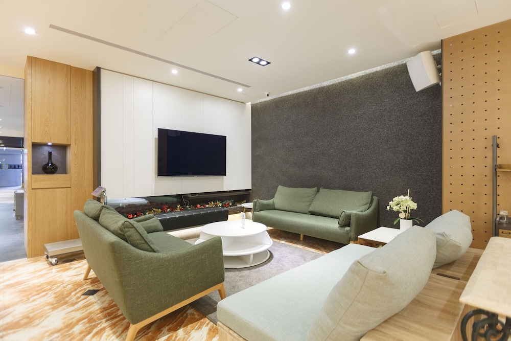 Hub Hotel 54/57