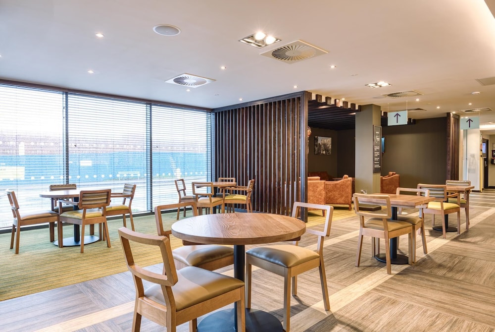 Premier Inn Wokingham Town Centre 26/31