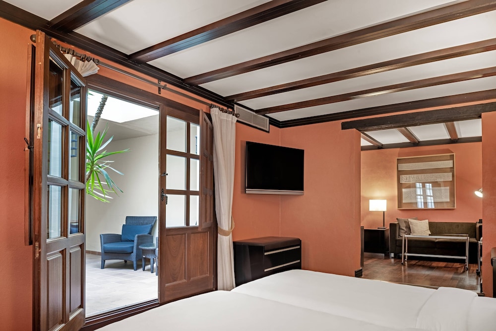 Hotel Palacio de Santa Paula Autograph Collection 20/42