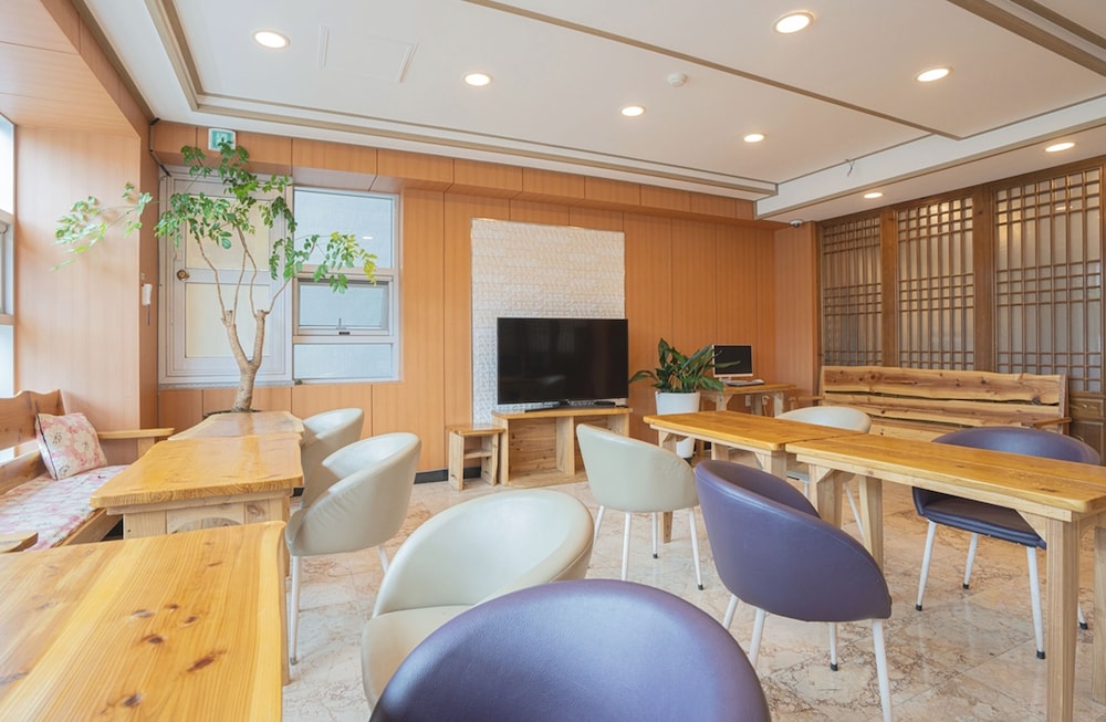 J2 Family Hotel Jeju 31/32