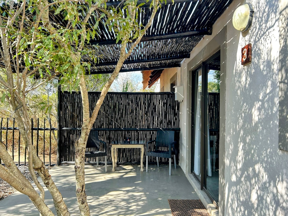 Leadwood Tree Safari Lodge 695 25/30