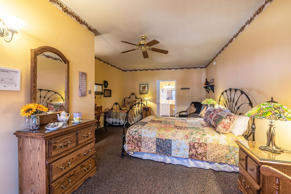 Apples Bed Breakfast 47/71
