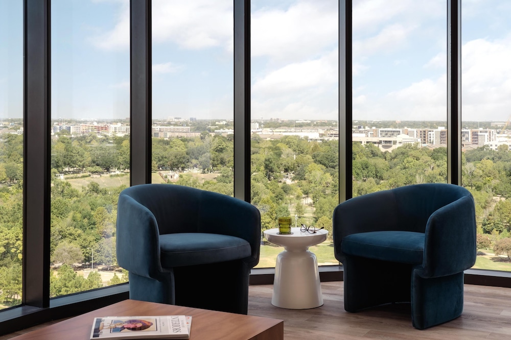 Thompson Houston, by Hyatt 50/72