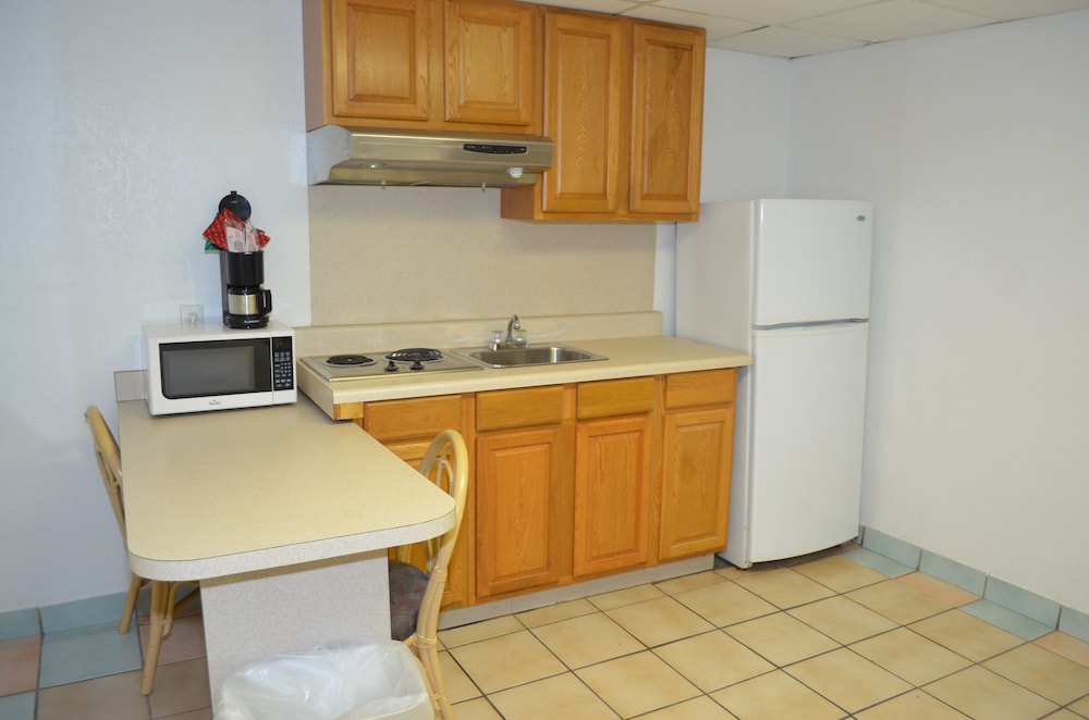 Days Inn By Wyndham Panama City Beach/Ocean Front 15/53